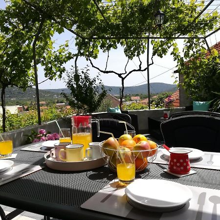 Apartman Petra Gustirna Zewnętrze zdjęcie